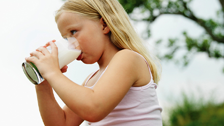 ¿Cuáles son las vitaminas esenciales para el crecimiento infantil?