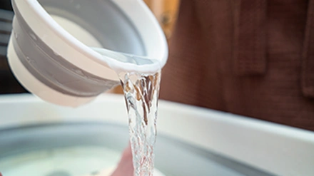 Guía segura para bañar a un bebé en la regadera