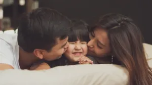 ¿Por qué besar a tu bebé fortalece su desarrollo emocional?